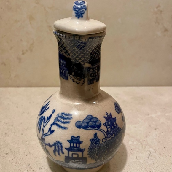 Vintage Blue Willow Cruet Oil or Vinegar Pitcher - Picture 4 of 7
